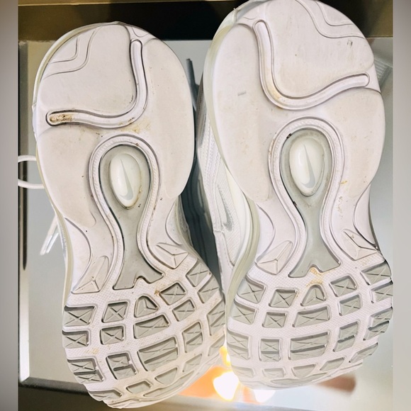 Nike Air Max 97 - New-like condition- See photos Size 7.5 Boys/ 6-6.5 Womens - Picture 6 of 12